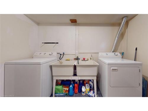 23 Walmer Gardens, London, ON - Indoor Photo Showing Laundry Room