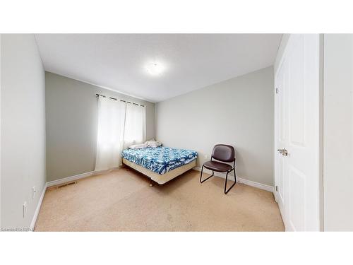 1020 Oakcrossing Gate, London, ON - Indoor Photo Showing Bedroom