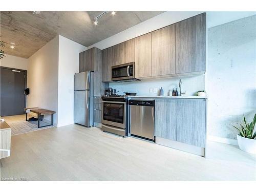 225-246 Logan Avenue, Toronto, ON - Indoor Photo Showing Kitchen