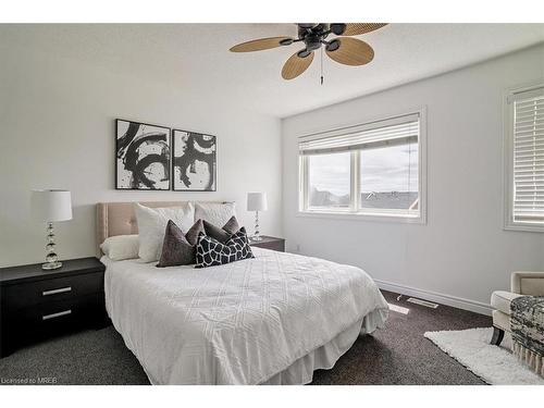 11-1751 Lampman Avenue, Burlington, ON - Indoor Photo Showing Bedroom