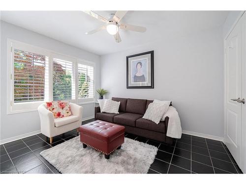 10C-928 Queen Street W, Mississauga, ON - Indoor Photo Showing Living Room