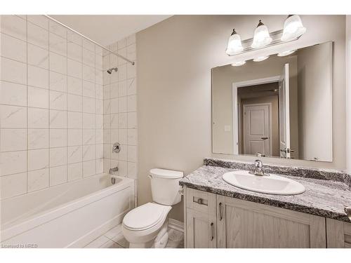 122 Seabrook Dr, Kitchener, ON - Indoor Photo Showing Bathroom