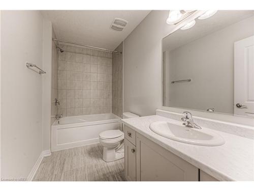 17 Valencia Avenue, Kitchener, ON - Indoor Photo Showing Bathroom