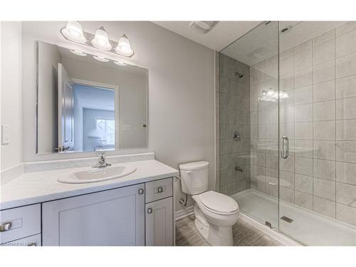 17 Valencia Avenue, Kitchener, ON - Indoor Photo Showing Bathroom