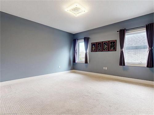 300 Deerfoot Trail, Waterloo, ON - Indoor Photo Showing Other Room