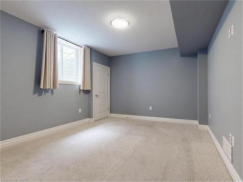 300 Deerfoot Trail, Waterloo, ON - Indoor Photo Showing Other Room