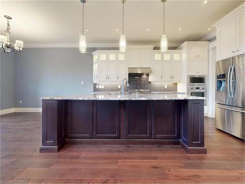 300 Deerfoot Trail, Waterloo, ON - Indoor Photo Showing Kitchen With Upgraded Kitchen