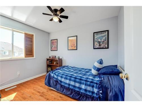 7 Springhurst Avenue, Brampton, ON - Indoor Photo Showing Bedroom