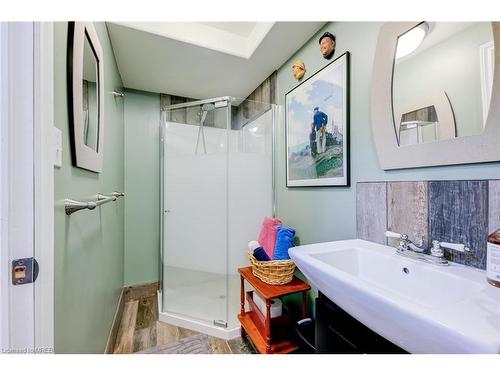 7 Springhurst Avenue, Brampton, ON - Indoor Photo Showing Bathroom