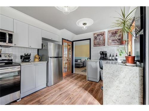 7 Springhurst Avenue, Brampton, ON - Indoor Photo Showing Kitchen