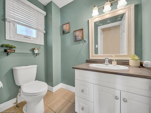 15 Cindy Avenue, Cambridge, ON - Indoor Photo Showing Bathroom