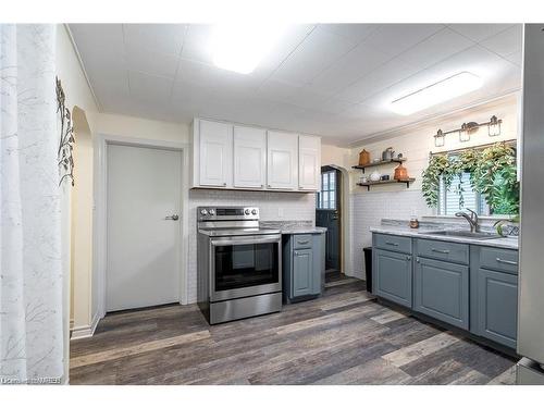 99 River Road, Brampton, ON - Indoor Photo Showing Kitchen