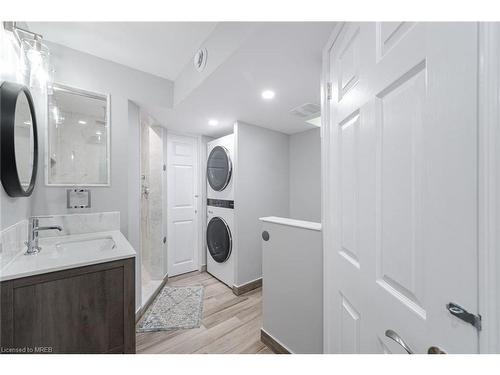 8769 Dogwood Crescent Crescent, Niagara Falls, ON - Indoor Photo Showing Laundry Room