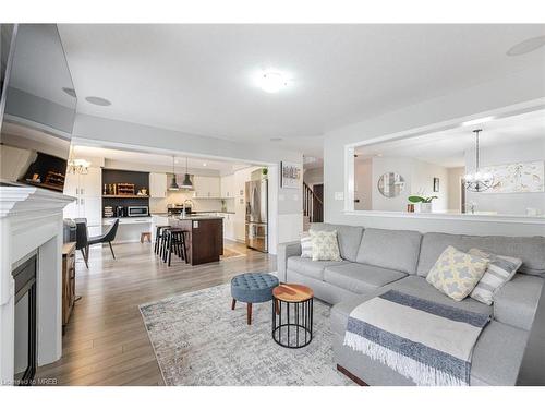 8769 Dogwood Crescent Crescent, Niagara Falls, ON - Indoor Photo Showing Living Room