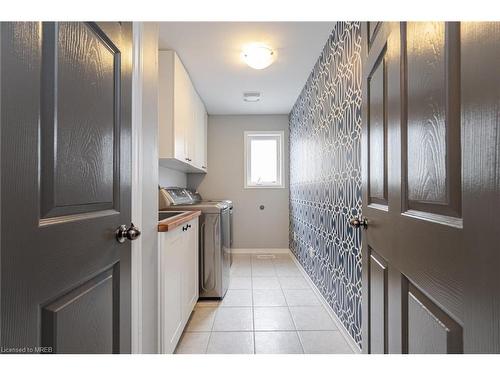 8769 Dogwood Crescent Crescent, Niagara Falls, ON - Indoor Photo Showing Laundry Room