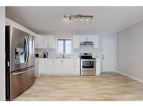 Main Level-22 Bounty Avenue, Niagara Falls, ON - Indoor Photo Showing Kitchen