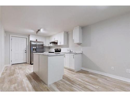 Main Level-22 Bounty Avenue, Niagara Falls, ON - Indoor Photo Showing Kitchen