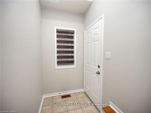 6154 Rowers Crescent, Mississauga, ON - Indoor Photo Showing Other Room