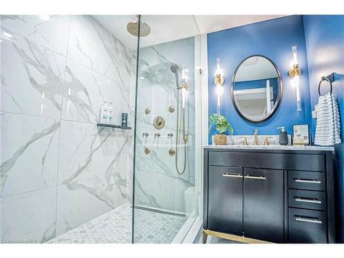 645 Canyon Street, Mississauga, ON - Indoor Photo Showing Bathroom