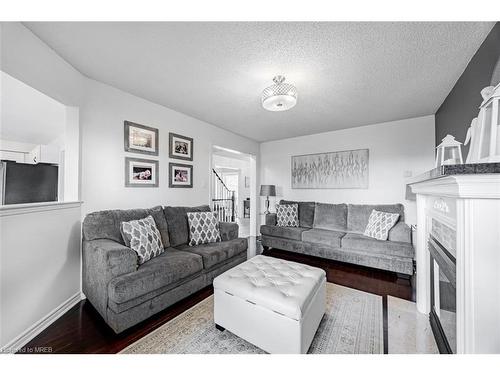 53 Priscilla'S Place, Barrie, ON - Indoor Photo Showing Living Room