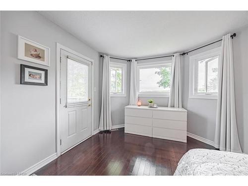 53 Priscilla'S Place, Barrie, ON - Indoor Photo Showing Bedroom