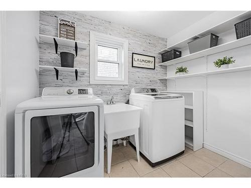 53 Priscilla'S Place, Barrie, ON - Indoor Photo Showing Laundry Room