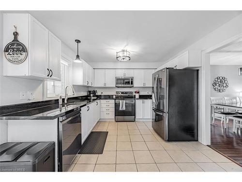 53 Priscilla'S Place, Barrie, ON - Indoor Photo Showing Kitchen With Double Sink