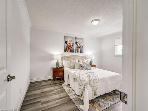 23 Beaverton Drive, Hamilton, ON - Indoor Photo Showing Bedroom
