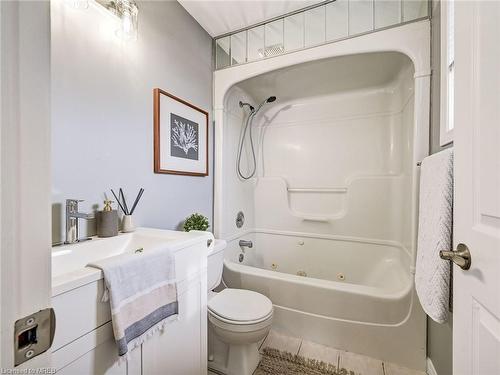 23 Beaverton Drive, Hamilton, ON - Indoor Photo Showing Bathroom