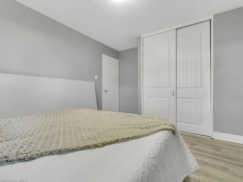 68 Stroud Crescent, London, ON - Indoor Photo Showing Bedroom