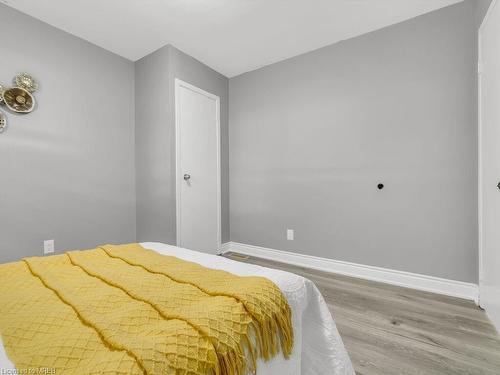 68 Stroud Crescent, London, ON - Indoor Photo Showing Bedroom