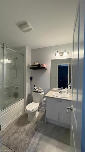 92 Oakmore Lane, Brampton, ON - Indoor Photo Showing Bathroom