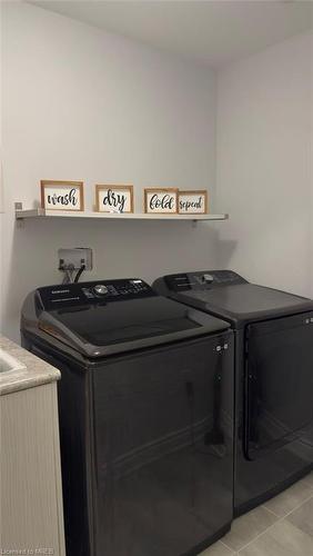 92 Oakmore Lane, Brampton, ON - Indoor Photo Showing Laundry Room