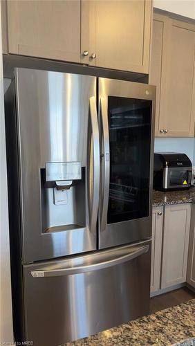 92 Oakmore Lane, Brampton, ON - Indoor Photo Showing Kitchen