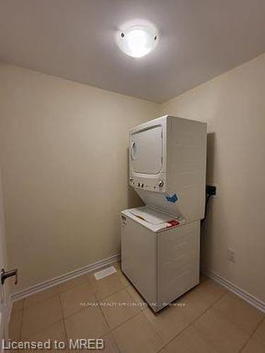 280 Explorer Way, Niagara Falls, ON - Indoor Photo Showing Laundry Room