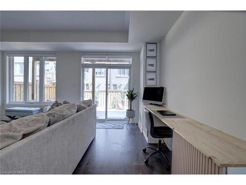 212 Wheat Boom Drive, Oakville, ON - Indoor Photo Showing Living Room