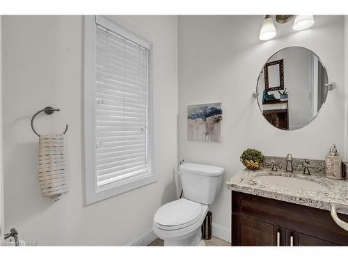 17 Lagoon Avenue, Hamilton, ON - Indoor Photo Showing Bathroom