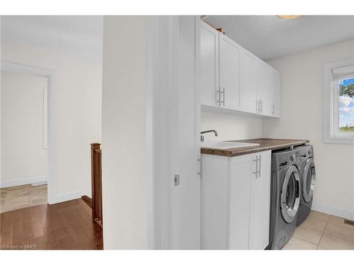 17 Lagoon Avenue, Hamilton, ON - Indoor Photo Showing Laundry Room