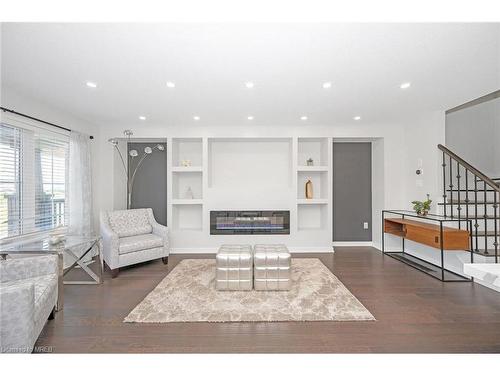 80 Pagebrook Crescent, Hamilton, ON - Indoor Photo Showing Living Room