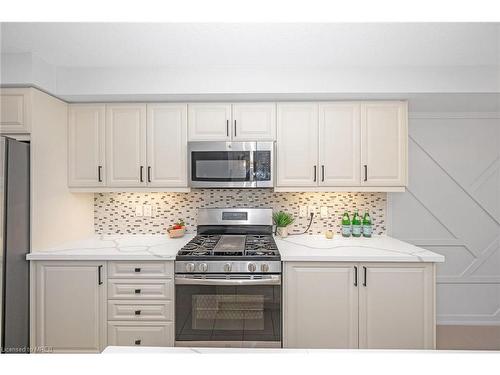 80 Pagebrook Crescent, Hamilton, ON - Indoor Photo Showing Kitchen