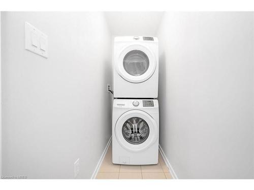 80 Pagebrook Crescent, Hamilton, ON - Indoor Photo Showing Laundry Room