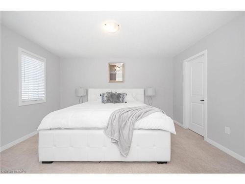 80 Pagebrook Crescent, Hamilton, ON - Indoor Photo Showing Bedroom