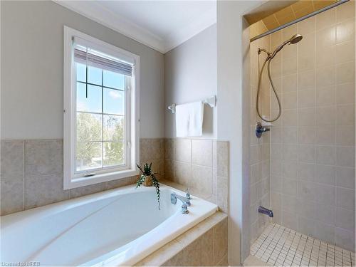 3064 Stornoway Circle, Oakville, ON - Indoor Photo Showing Bathroom