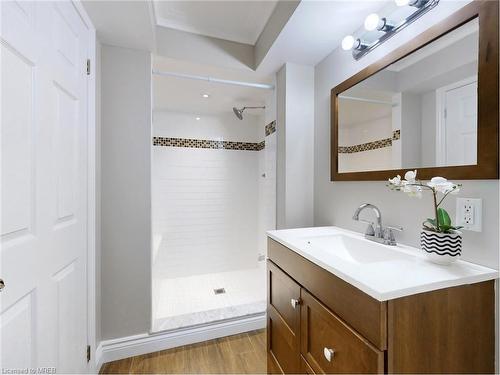 3064 Stornoway Circle, Oakville, ON - Indoor Photo Showing Bathroom