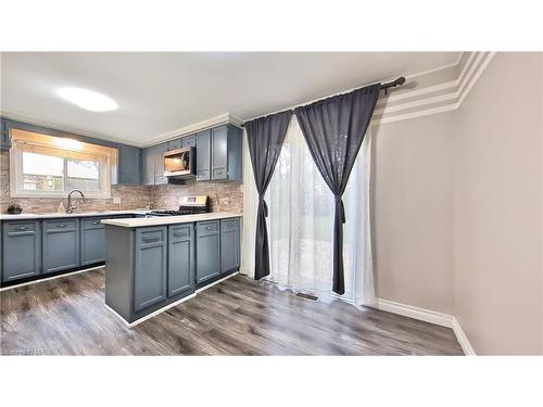 699A Highpoint Avenue, Waterloo, ON - Indoor Photo Showing Kitchen