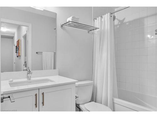 518-657 Cricklewood Drive, Mississauga, ON - Indoor Photo Showing Bathroom