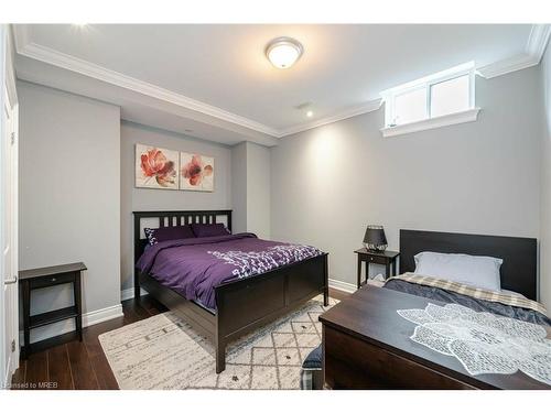 1040 Kent Avenue, Oakville, ON - Indoor Photo Showing Bedroom
