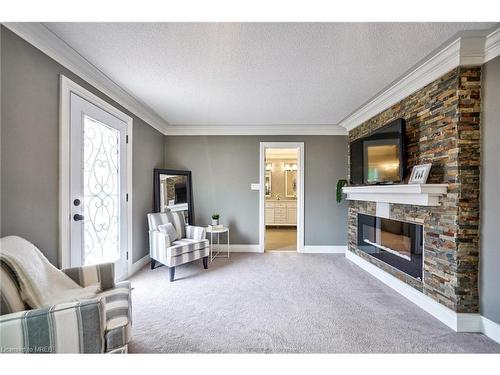 6820 Dillingwood Drive, Mississauga, ON - Indoor Photo Showing Living Room With Fireplace