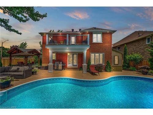 6820 Dillingwood Drive, Mississauga, ON - Outdoor With In Ground Pool With Balcony