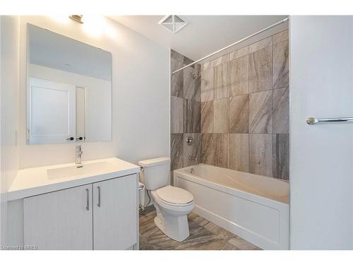 309-50 George Butchart Drive, Toronto, ON - Indoor Photo Showing Bathroom
